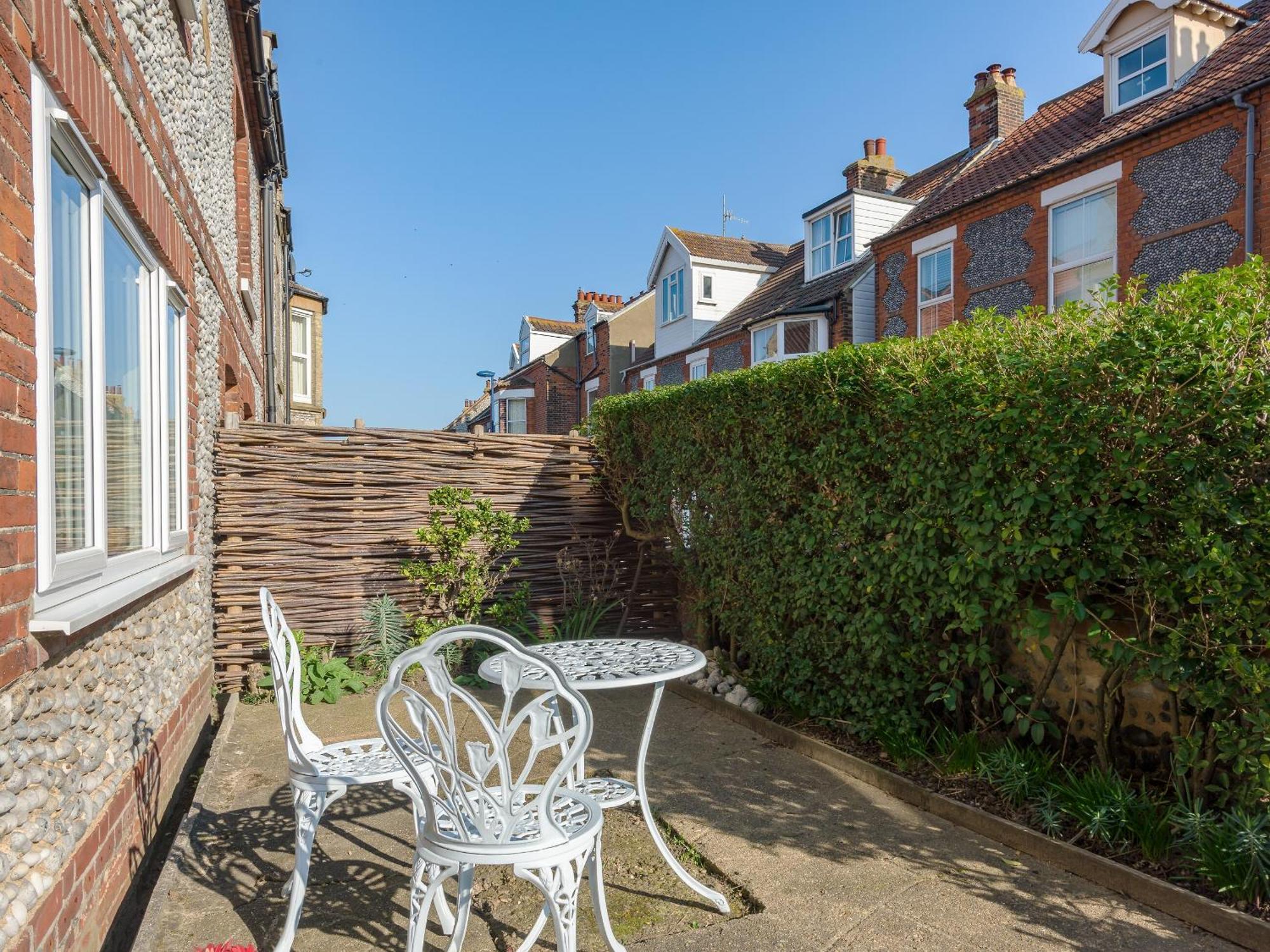 West End Cottage Sheringham Bagian luar foto