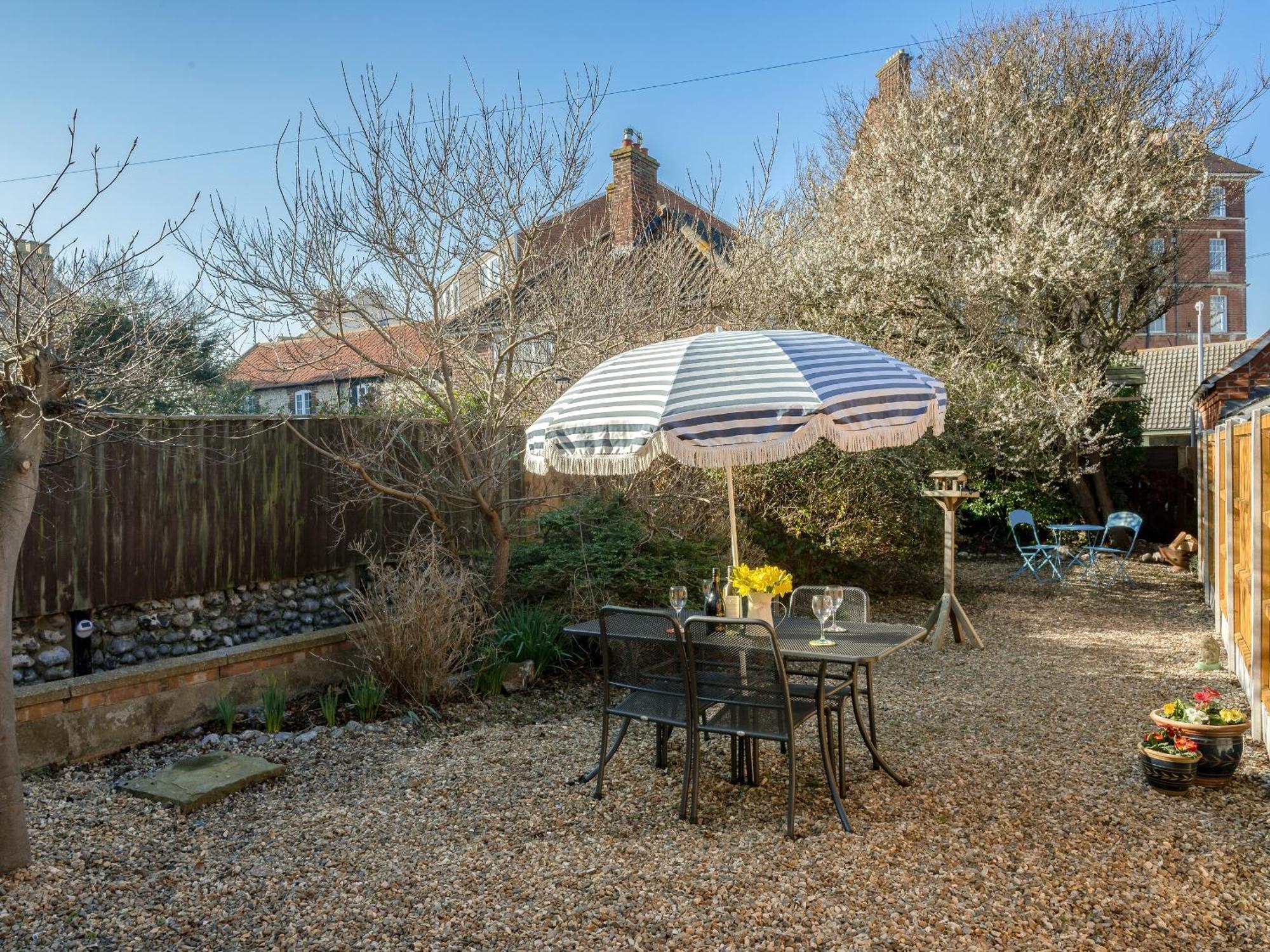 West End Cottage Sheringham Bagian luar foto